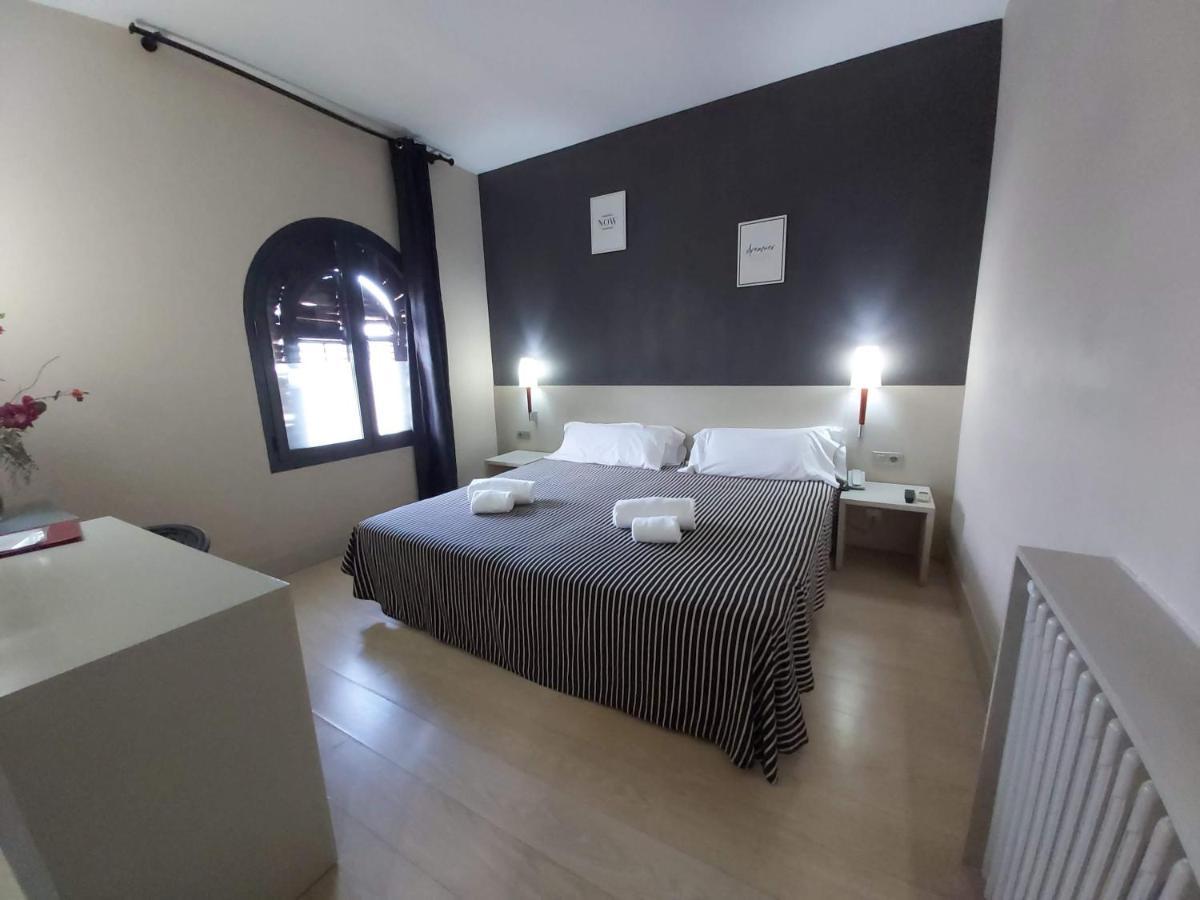 Hotel El Castell Sant Boi de Llobregat Exterior photo