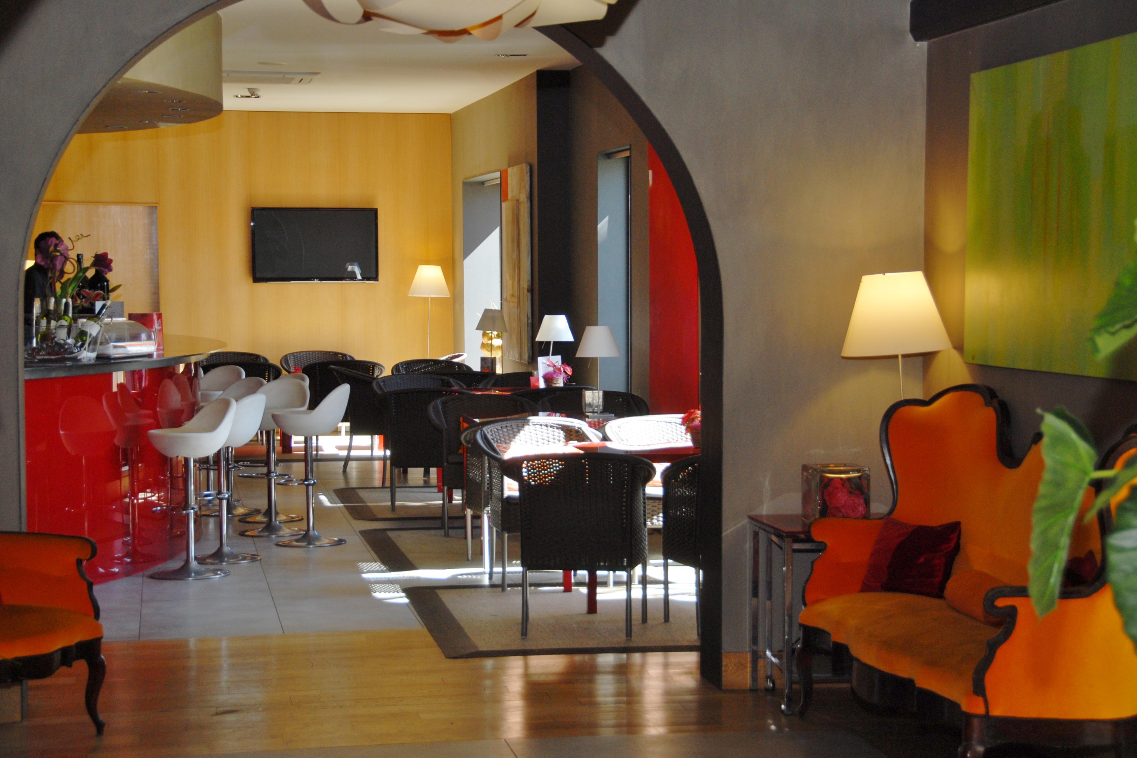 Hotel El Castell Sant Boi de Llobregat Exterior photo