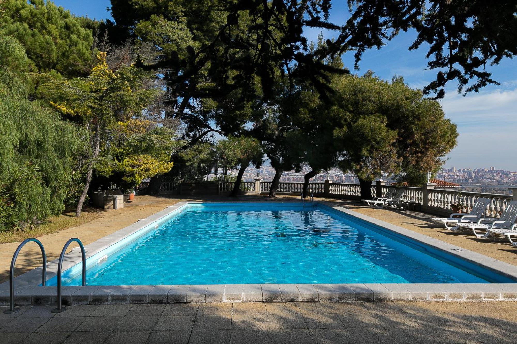 Hotel El Castell Sant Boi de Llobregat Exterior photo